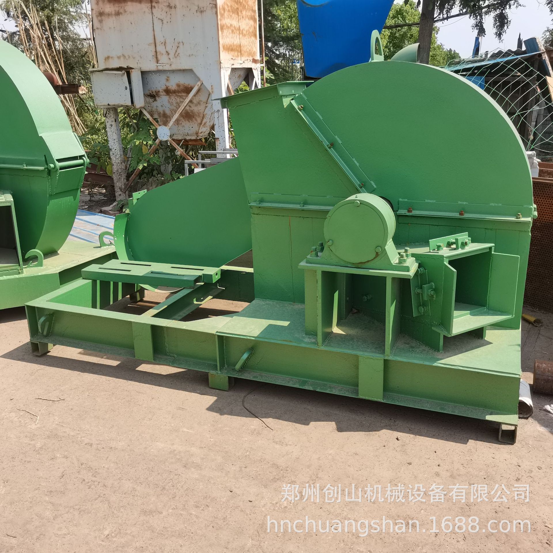 树干刨花机  木材切片机 圆木削片设备 木片粉碎机  木屑粉碎机