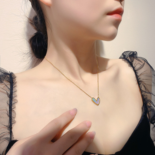 Selected New Niche Luxury Mother-of-pearl Heart Pendant Titanium Steel Necklace for Women - High-end Design, Simple Lockchain