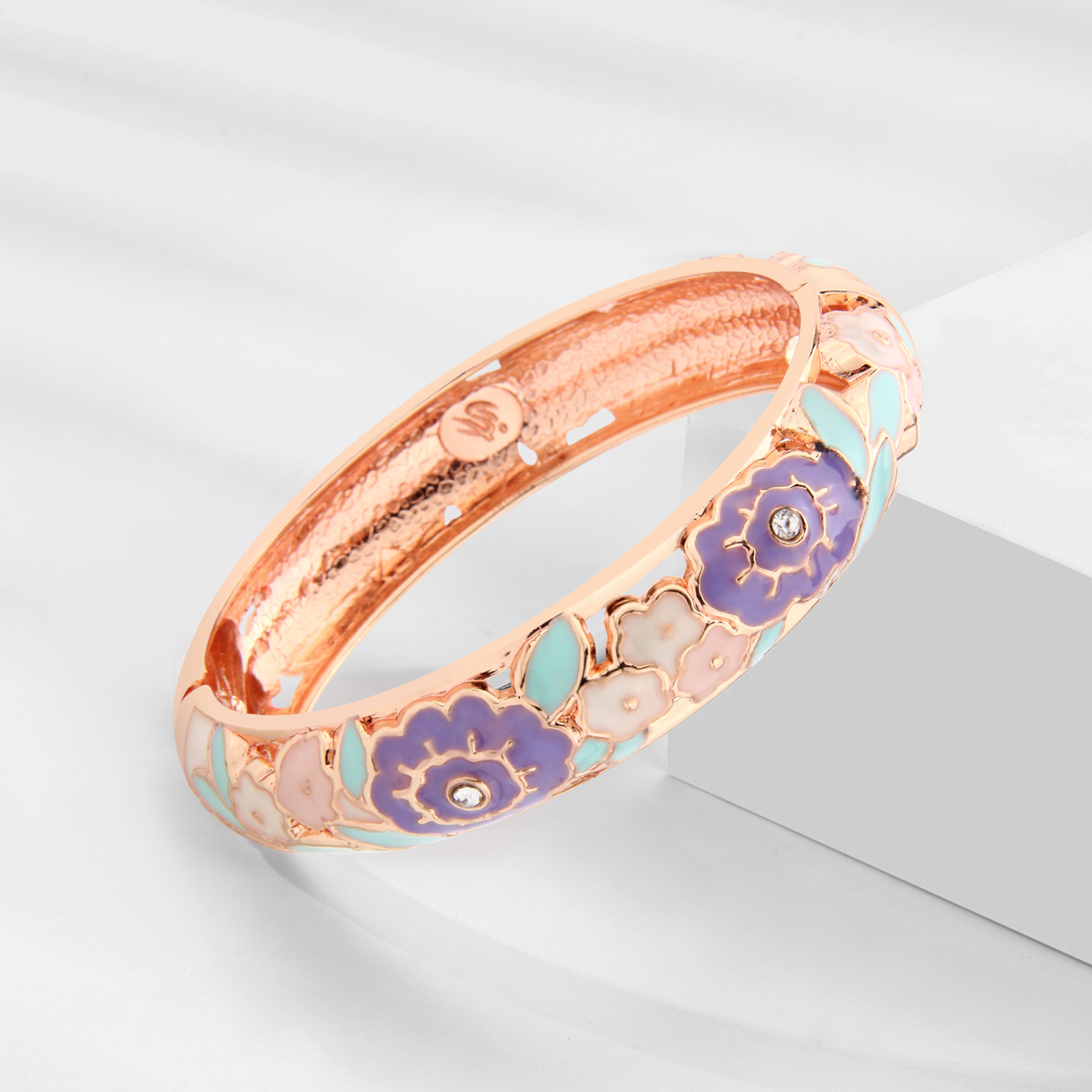 All Seasons Season Women's Gender Retro Flower Zinc Alloy Bangles Wholesale