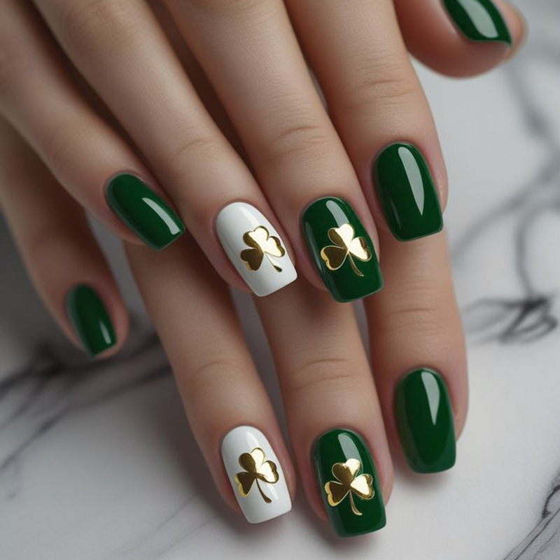 St. Patrick's Day Short Square Green Clover Pattern Printed Reusable Fake Nails