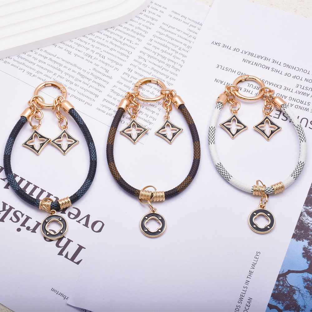 Car Key Cover Accessories, Lucky Star Bracelet Keychain, Exquisite and Versatile Phone Lanyard and Bag Charm