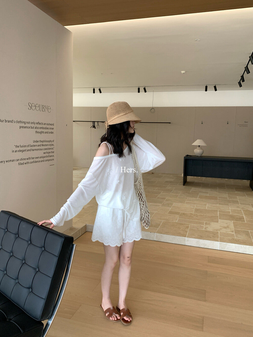 Áo thun nữ tay dài cổ tròn họa tiết hoa nổi 3D phong cách Hàn Quốc — màu trắng chi tiết 9
