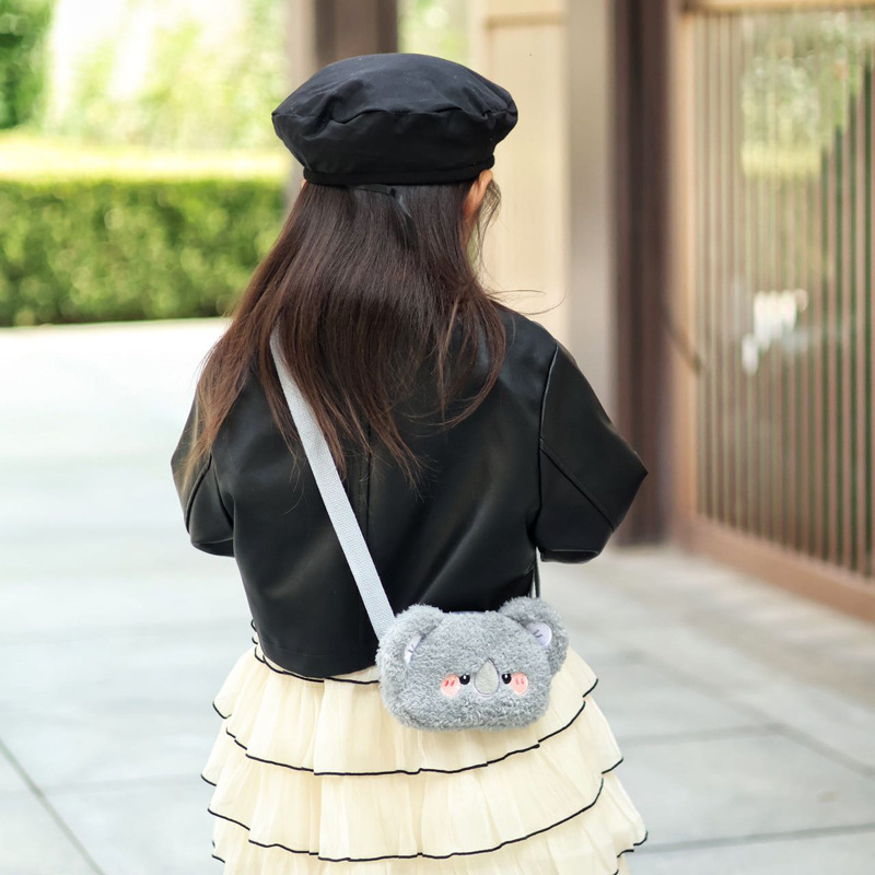 Animal pequeño lindo bolso de hombro para niñas pequeño mini bebé bolso de cambio 2025 otoño y invierno nuevo bolso de peluche para niños