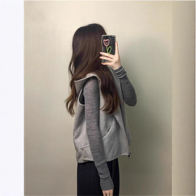 Early Spring New Style Gray Suit with Hooded Vest and Base Layer Top for Women, High-End Loose-Fitting Versatile Sleeveless Jacket Trendy