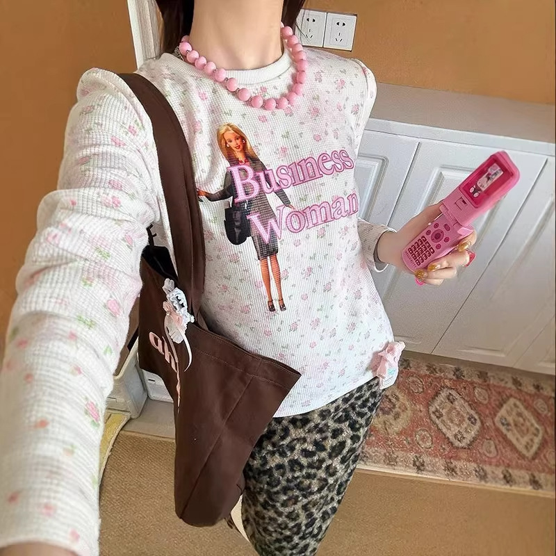Floral Waffle Print Barbie Doll Style Round Neck T-Shirt with Regular Shoulders and Puff Nine-Quarter Sleeves, Suitable as an Inner Layer or Base Shirt