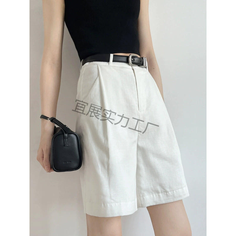 Летние тонкие белые льняные шорты из тенселя для миниатюрных женщин, верхняя одежда, стиль old money, свободный костюм А-силуэта, шорты средней длины.