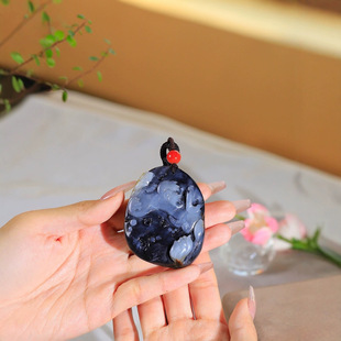 I would like to pay tribute to the Yutang Xinjiang Hotan Blue and White Seed Material Enlightenment Lotus Pendant Jade is exquisite and moist as white as fat and sugar
