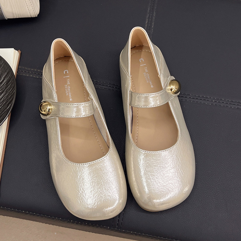 Niñas de moda versátil Mary Zhen zapatos de cuero 2026 verano nuevos zapatos de princesa huecos de superficie simple zapatos de suela suave para niños grandes