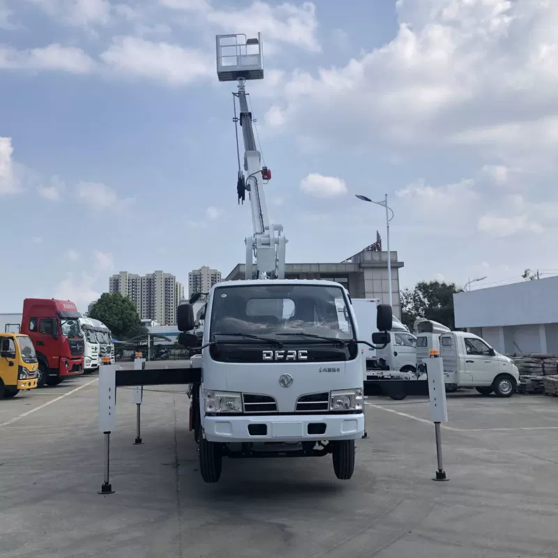 国三发动机出口海外的东风原厂28米高空作业车