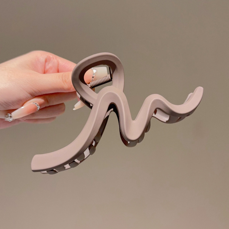 Clip de cabello de alta sensación de gran tamaño para mujeres más agarrar clip de cabello de tiburón en la parte posterior de la cabeza de los productos al por mayor