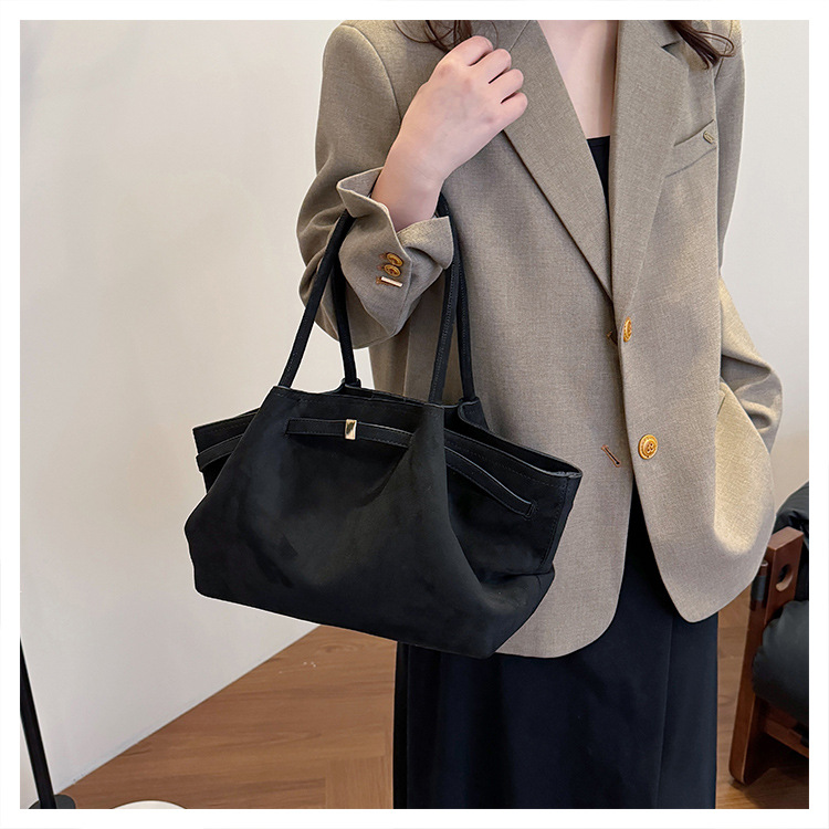 Women's Gender Women's Matte Leather Solid Color Vintage Style Classic Style Square Magnetic Buckle Shoulder Bag Underarm Bag