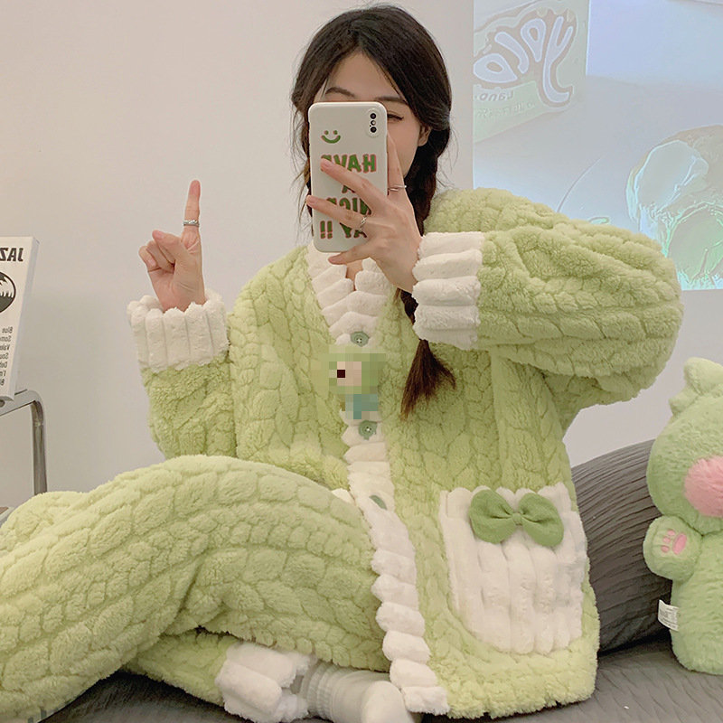 冬季长袖珊瑚绒睡衣女2025新款法兰绒加厚保暖家居服外穿开衫套装|undefined