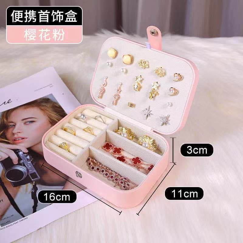 Joyero semicircular rosa; 16.11.5; cuero