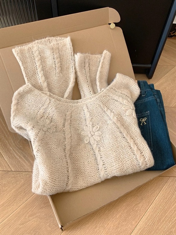 杏色镂空立体刺绣长袖针织衫女2025新款韩系氛围感早秋穿搭小上衣|undefined