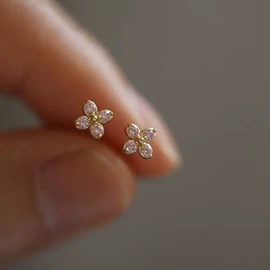 耳钉;戒指;项链