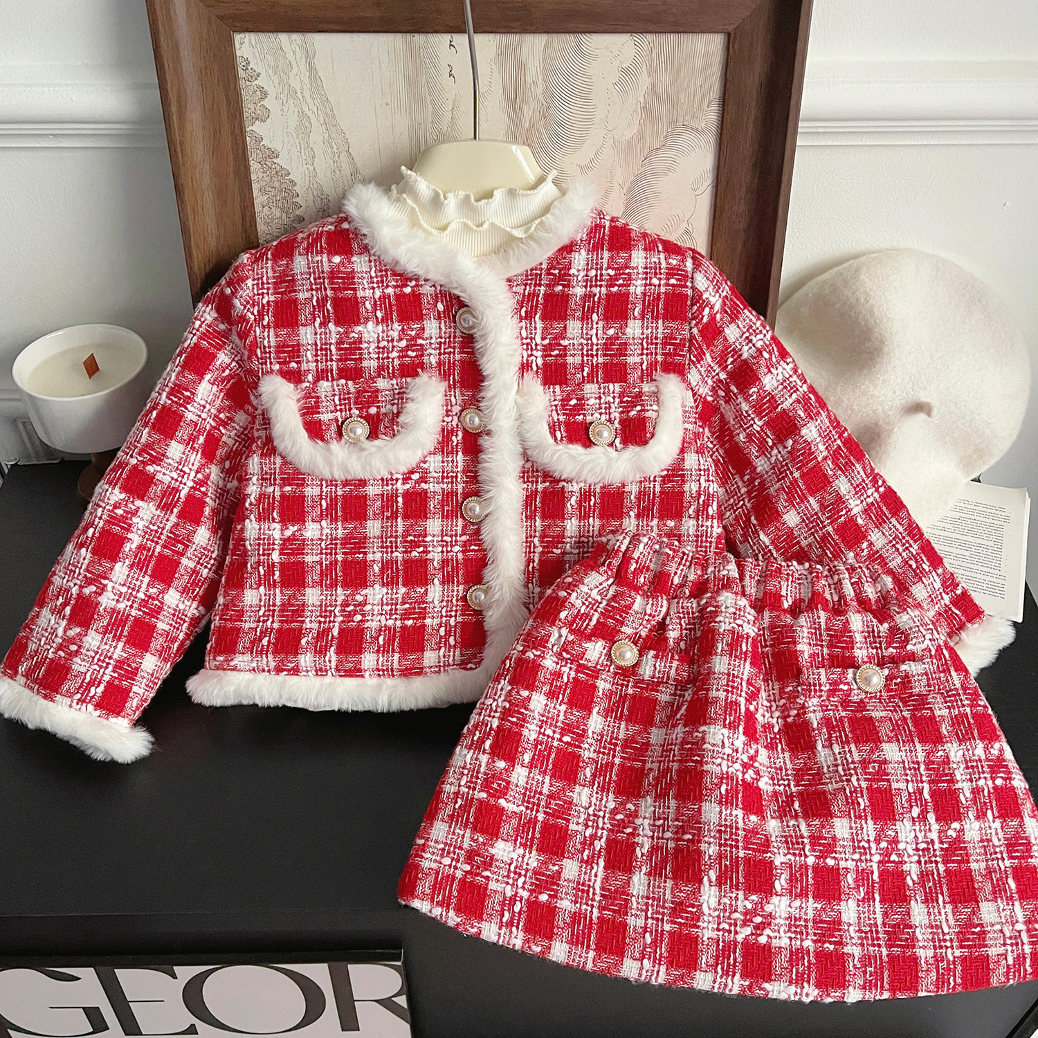 2023 Nova Edição Coreana de Inverno Meninas' Vermelho Estilo Perfumado Bebê Conjunto de Saia Curta Xadrez 68166_voghion.com