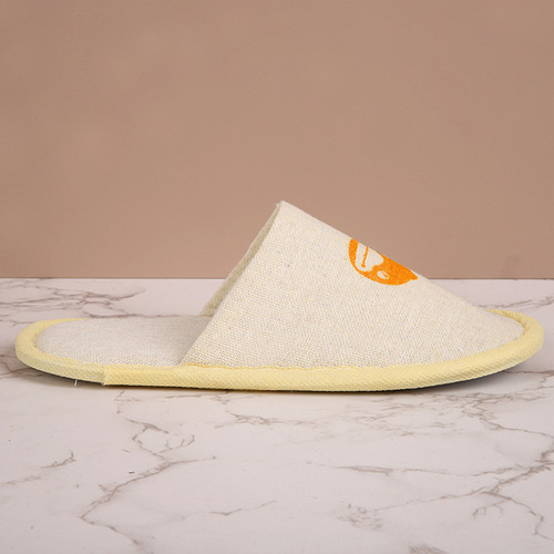 Hotel Disposable Children's Slippers Guest Room Homestay Parent-Child Cartoon Little Yellow Duck Thickened Non-slip Slippers Wholesale
