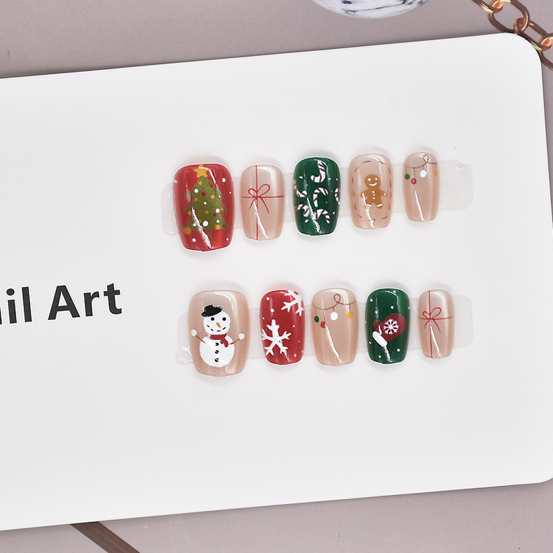 2026 nuevo nail art de Navidad usar uñas lindas dibujos animados productos terminados al por mayor parches de uñas cortos muñecos de nieve