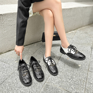 Xiaoxiang style diamond flat leather shoes women's 2025 spring and autumn new camellia chain color matching British leather shoes