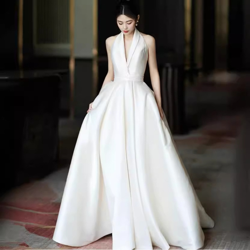 Satin Wedding Dress 2025 New Style Halter Deep V Neck Elegant Long Tail Sleeveless Going Out Veil Bride Engagement Dress