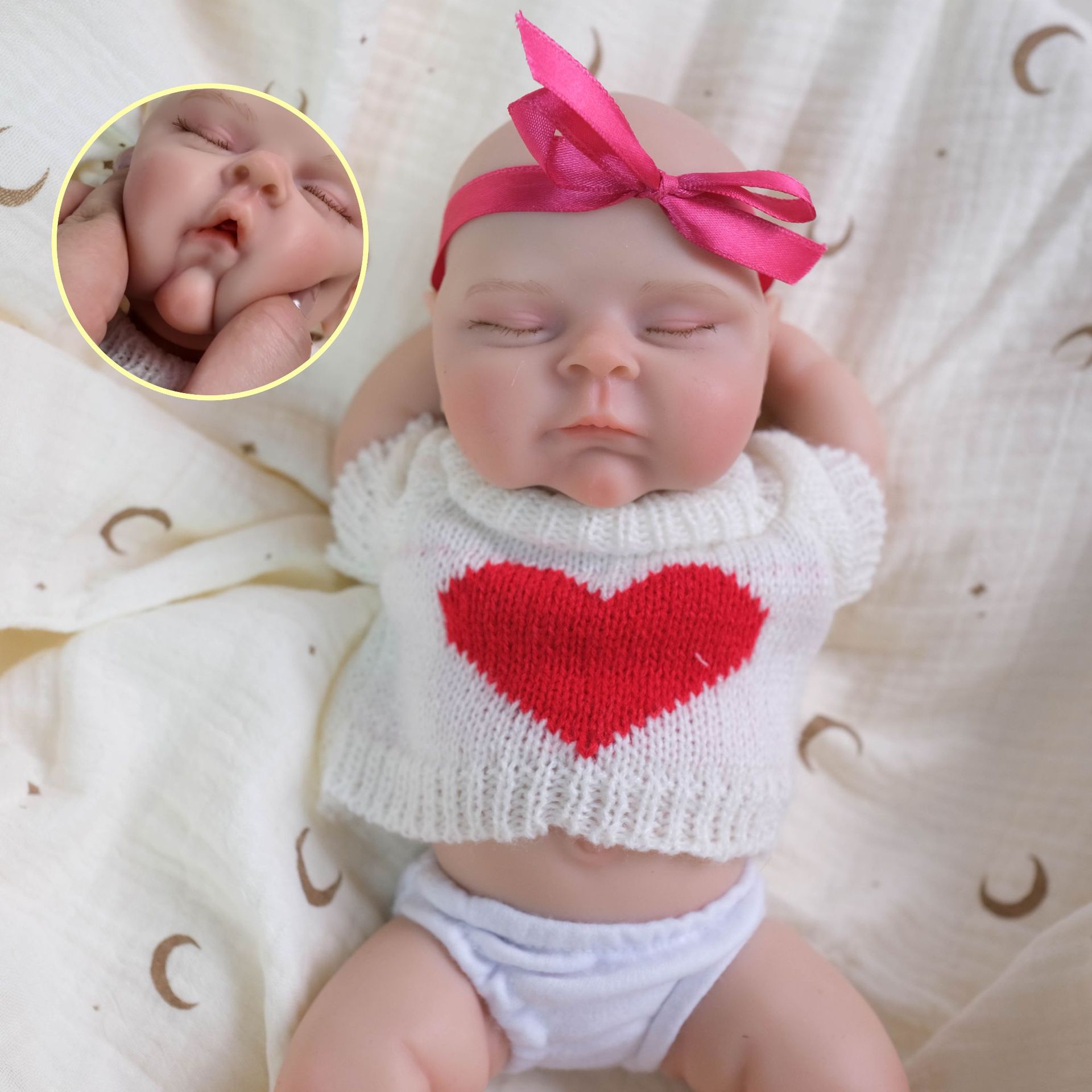 12 pulgadas Q bullet sólido manga corta amor rojo impresión suéter muñeca de simulación para niños Navidad sólida silicona
