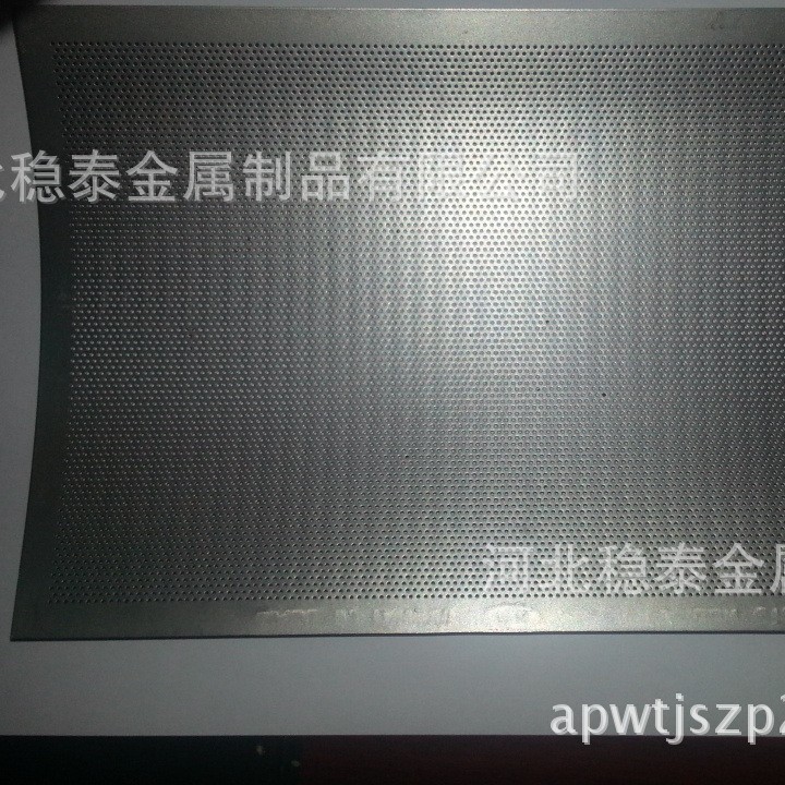 供应蚀刻网板厚0.2mm孔径0.2mm,圆孔不锈钢冲孔网