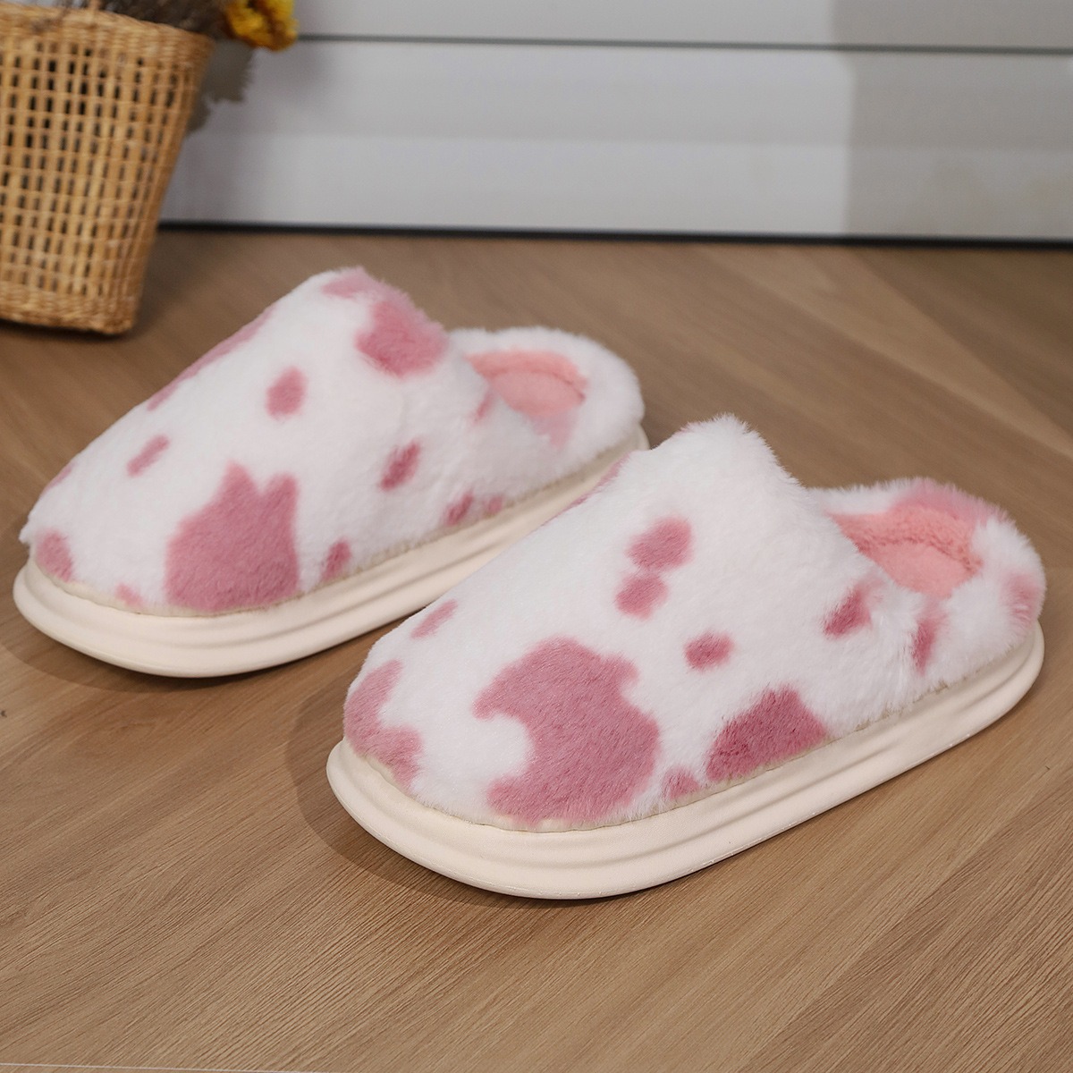 New spotted plush slippers at home comfortable warm bun head non-slip plus fleece thick couple cotton slippers_voghion.com
