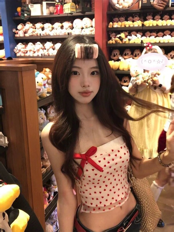 Purely Sexy and Sweet, Heart-Printed Bowknot Tube Top for Women, Summer Cute Tight-Fitting Crop Top for Outerwear Purely Sexy and Sweet, Heart-Printed Bowknot Tube Top for Women, Summer Cute Tight-Fitting Crop Top for Outerwear