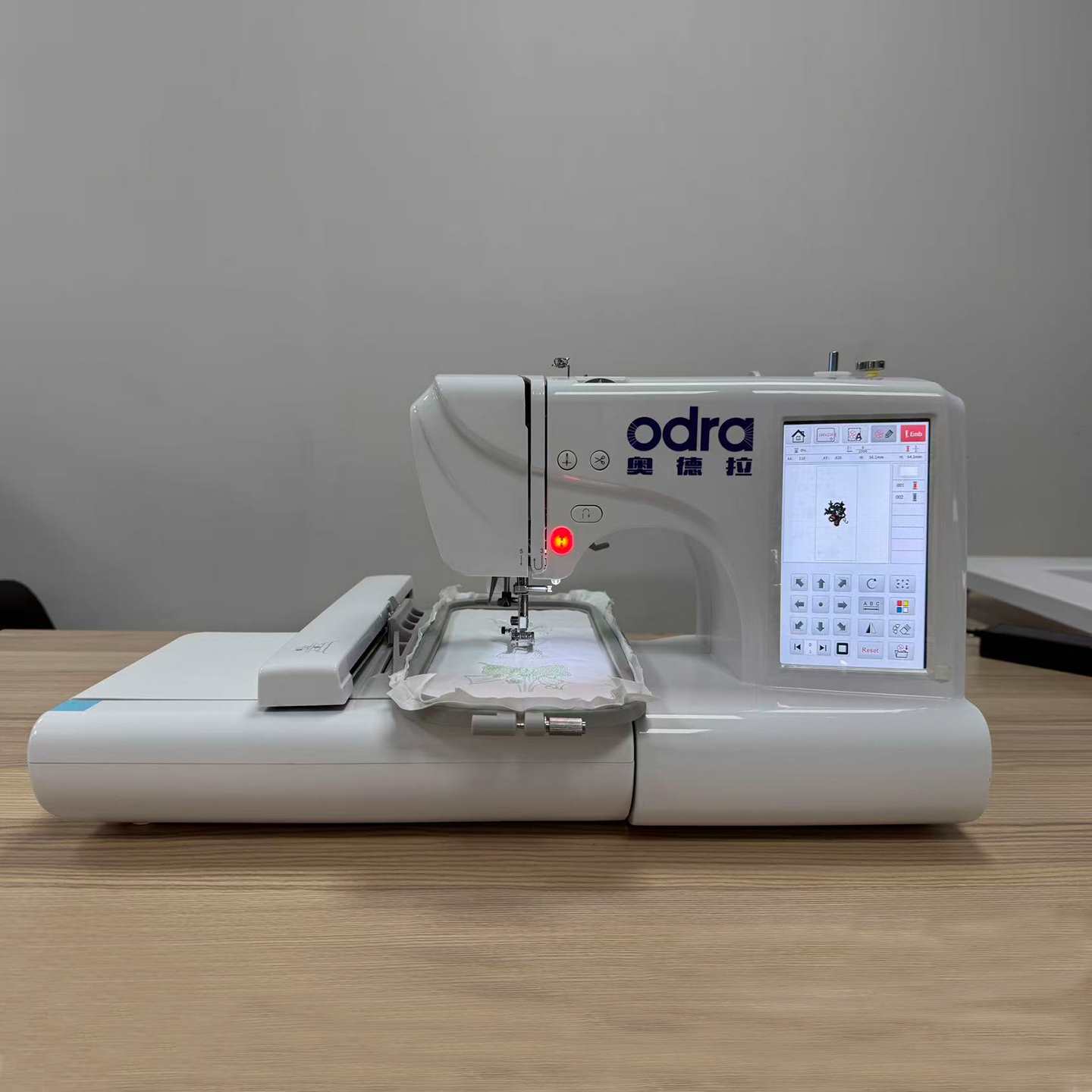 QMZ500 nuevo tipo multifuncional máquina de bordado pequeña máquina de coser automática computadora máquina de bordado de bordado todo en uno