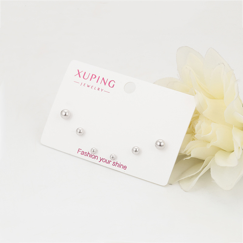 Xuping simple pernos de bola geométrica una tarjeta tres pares de aleación de cobre chapado en blanco inswind orejas diarias personalizadas para mujeres image 7