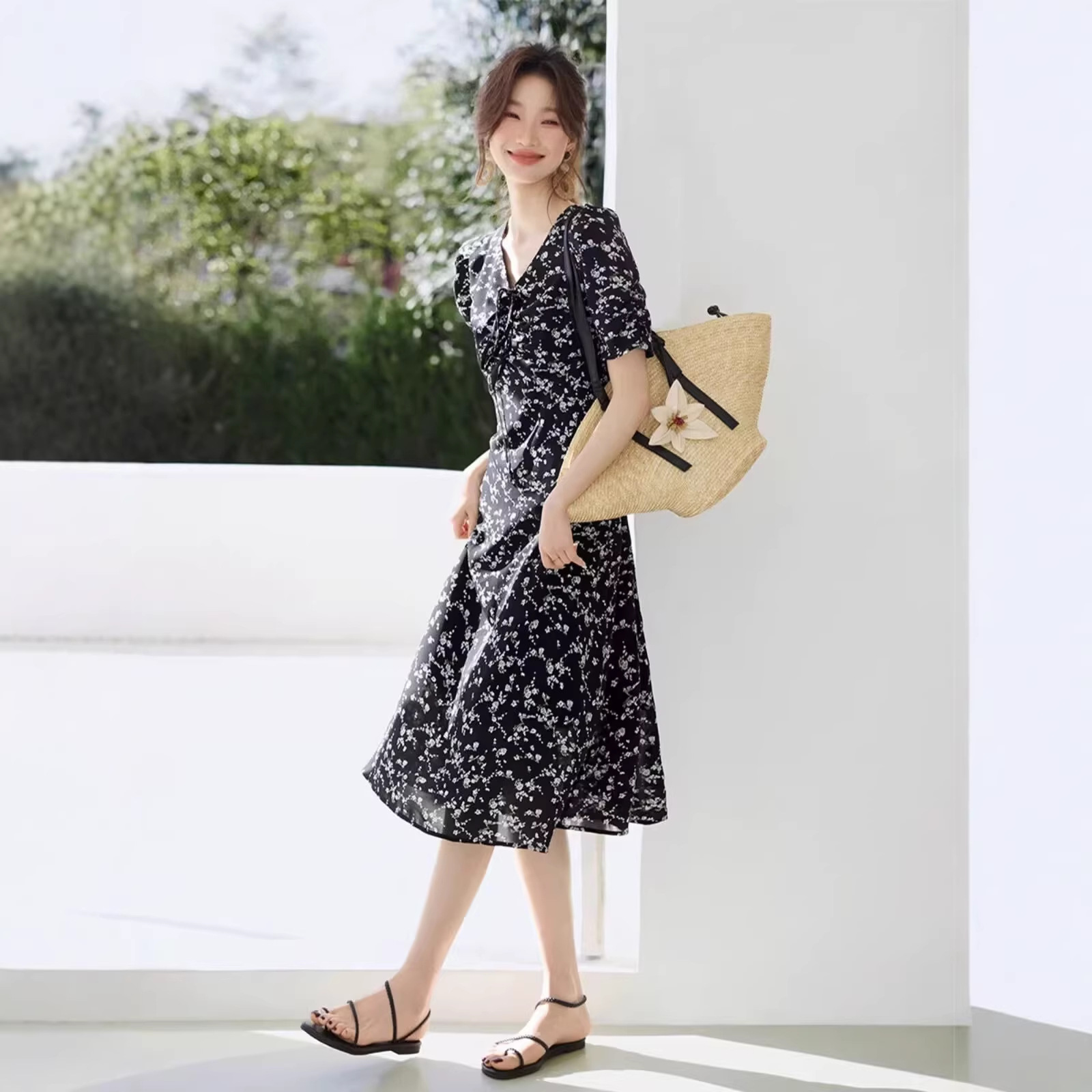 Váy hoa maxi tay bồng kiểu Pháp thắt eo — đen chi tiết 3
