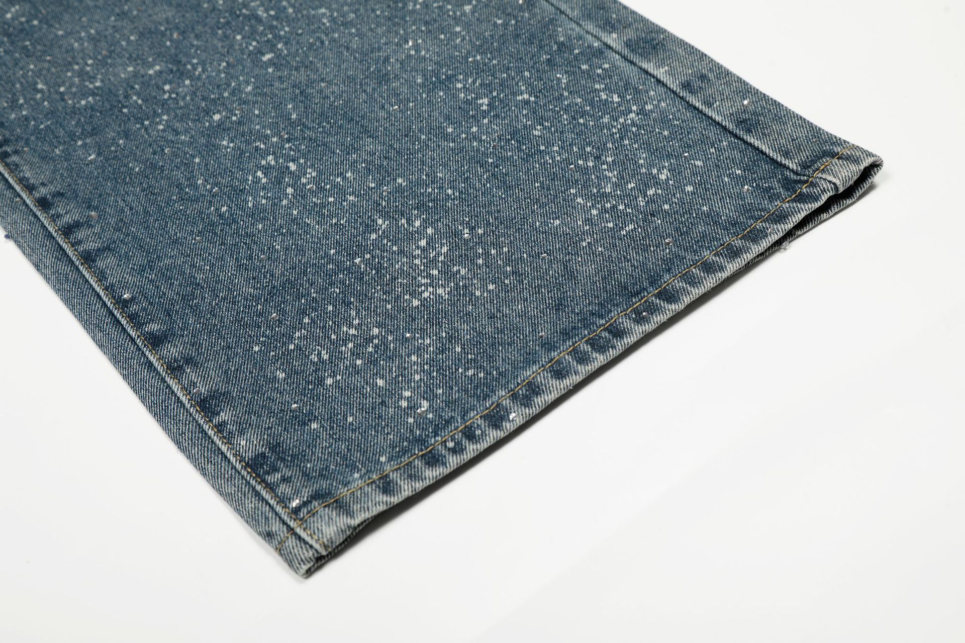 Unisex High Street Vintage Washed Blue Distressed Denim Jeans Rhinestone Embellishments Relaxed Fit Button Fly Non-Stretch Cotton_voghion.com