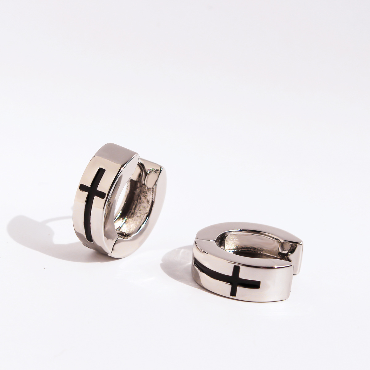 Niche Trendy Cool Personality Men's and Women's Cross Enamel Glaze Circle Earrings Neutral Style Minimalist Earrings 1005