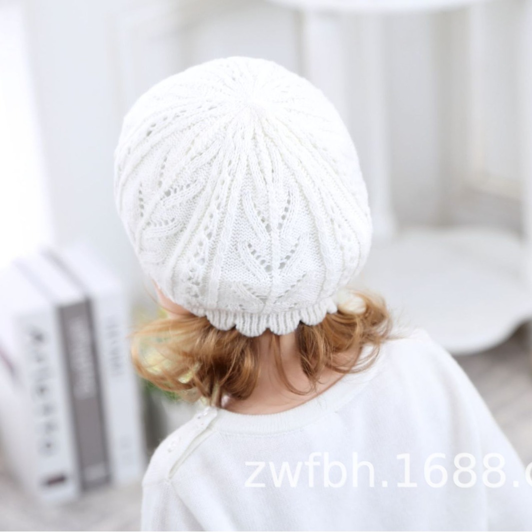 Children's demi-season knitted hat