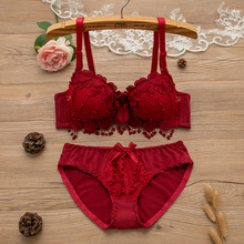 �Ը��ٽz���b����ŮС�ؾ۔n���Ȧ�������з�����Ů�W�����ֿ羳