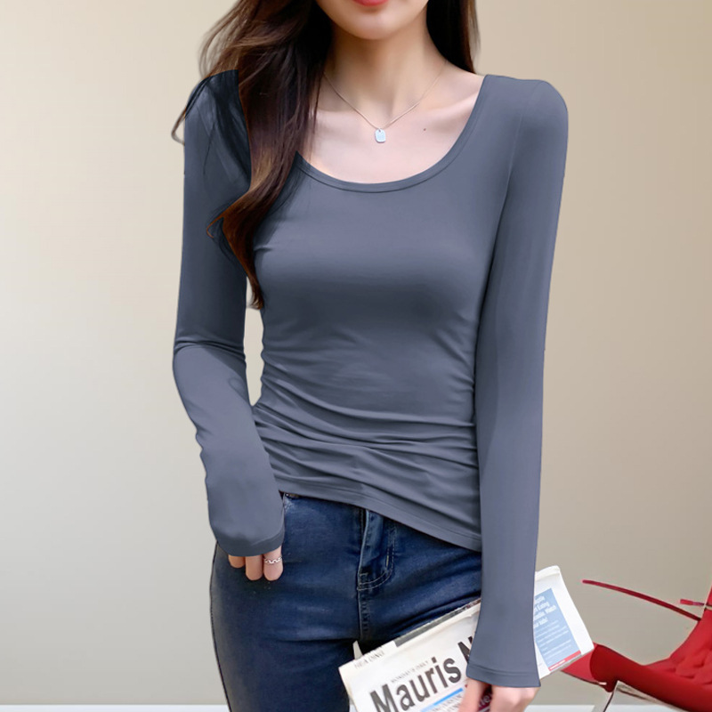 モーダルの低襟の底のシャツの女性の春と秋冬の内は丸首の長袖のtシャツの薄い金の修身の保温の上着の新型を掛けます。