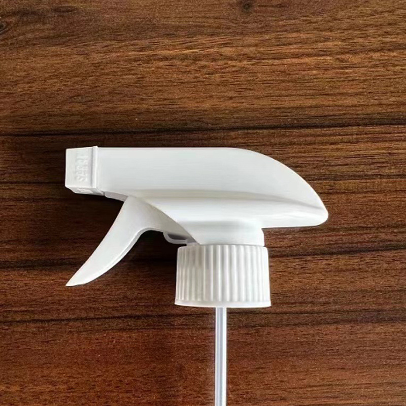 花の香りの清潔なトイレの液体は脱臭して汚れを取り除きます。|undefined
