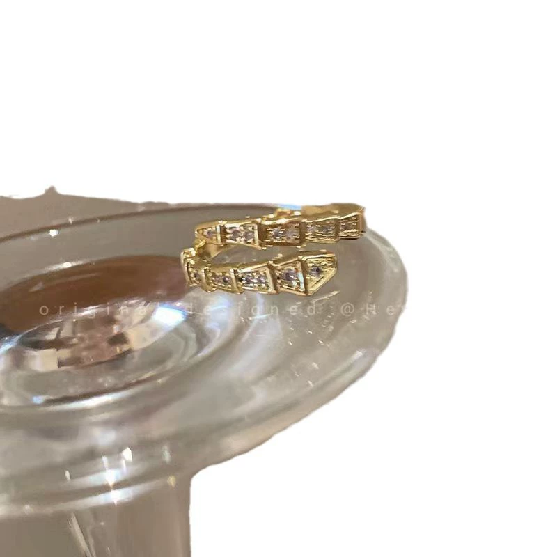 Ring (Tide) Small Fashion Design, Diamond-Style Pavé, Light Luxury — Silver/Gold/Champagne