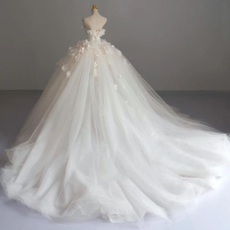 Retro three dimensional tube top for bride