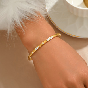 �W���羳����һ��һ�������CС���OӋԢ�����a���|Ůʿ���