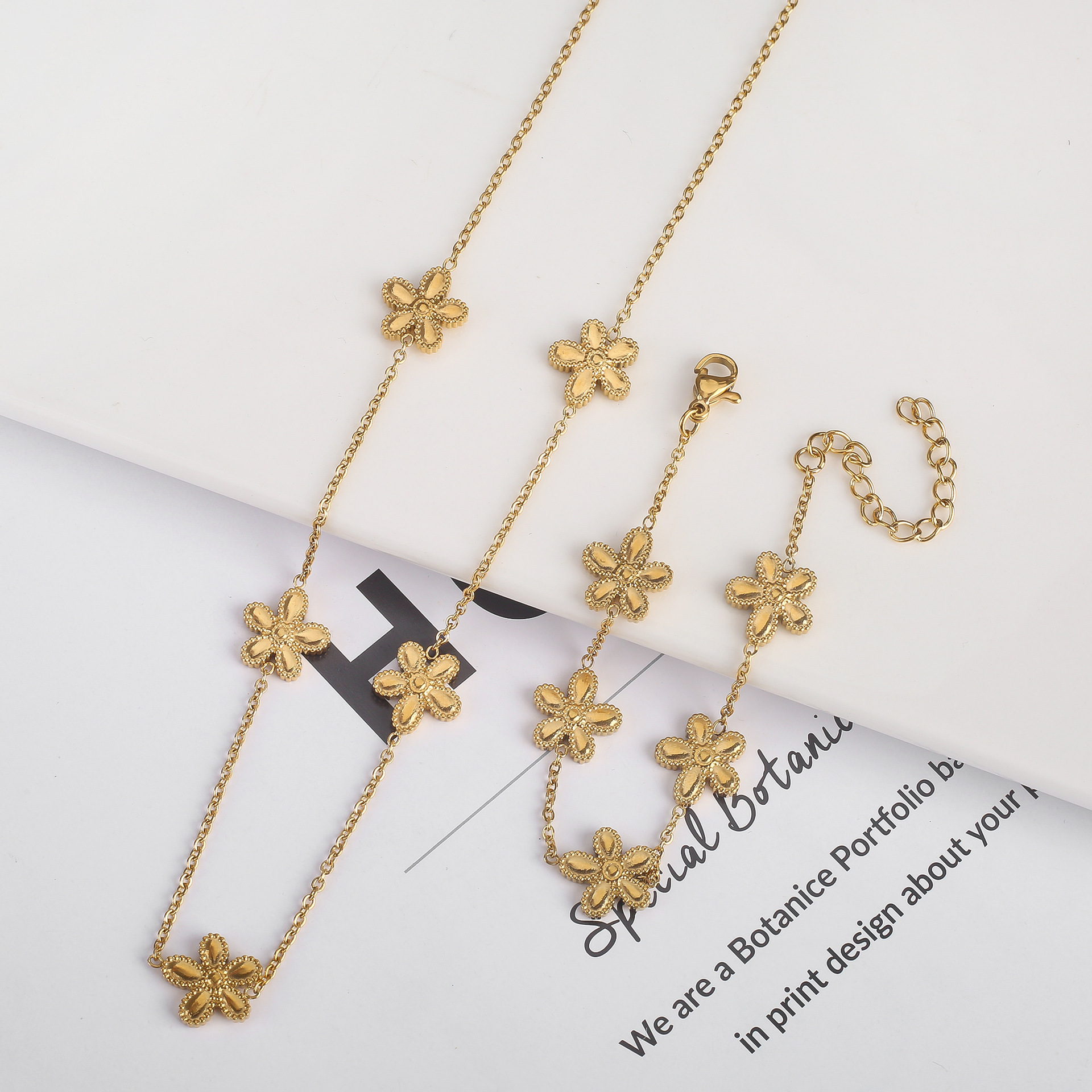 304 Stainless Steel 18K Gold Plated Simple Style Classic Style Plating Flower Jewelry Set display picture 4