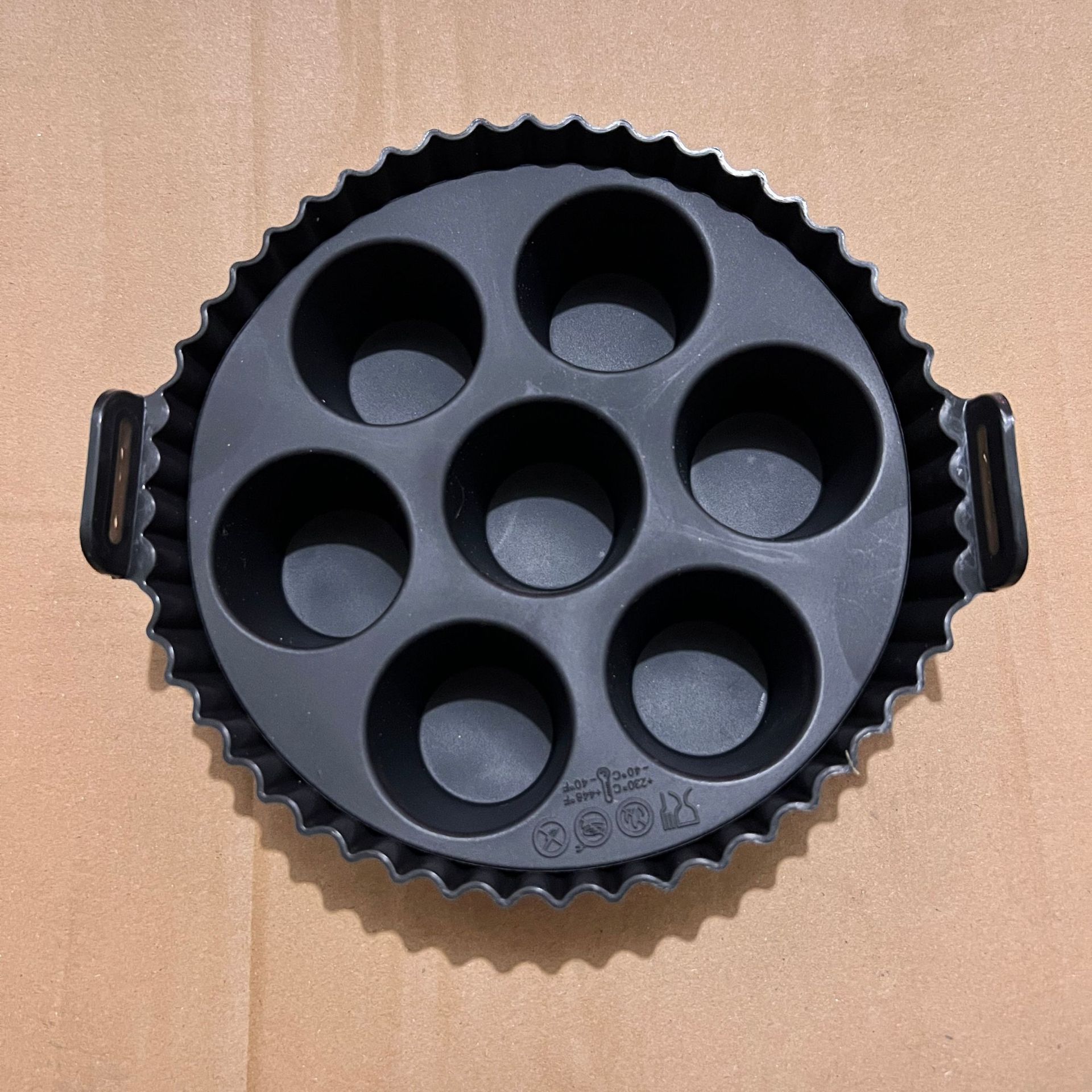 케이크 틀과 튀김팬 10개