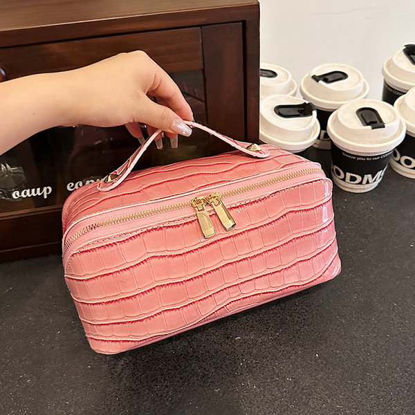 Cosmetic bag