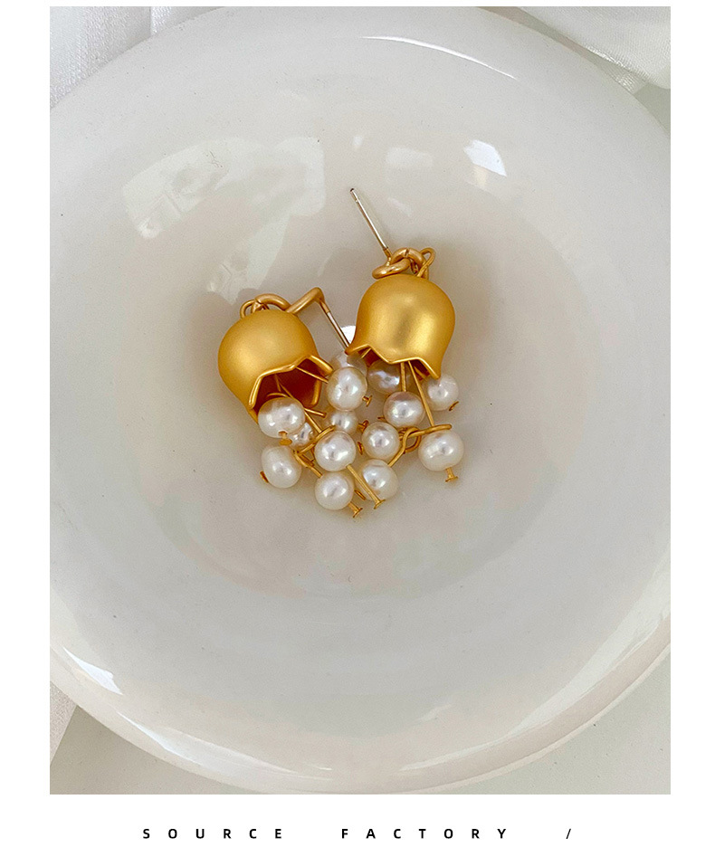 French Style Flower Pearl Copper Drop Earrings 1 Pair display picture 1