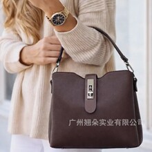 ˮͰ���ﶬ�¿��Լ���������ʱ��С���������ó����б���Ů��