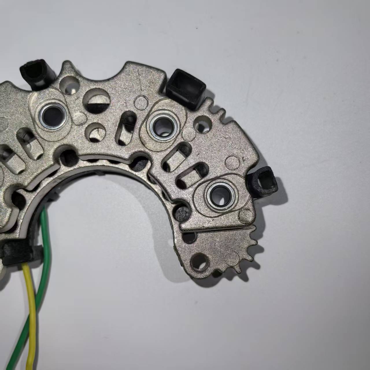 Weichai Integrated Rectifier Bridge Automotive Generator Diode Rectifier Suitable for Petrolai Buses Silicon Rectifier
