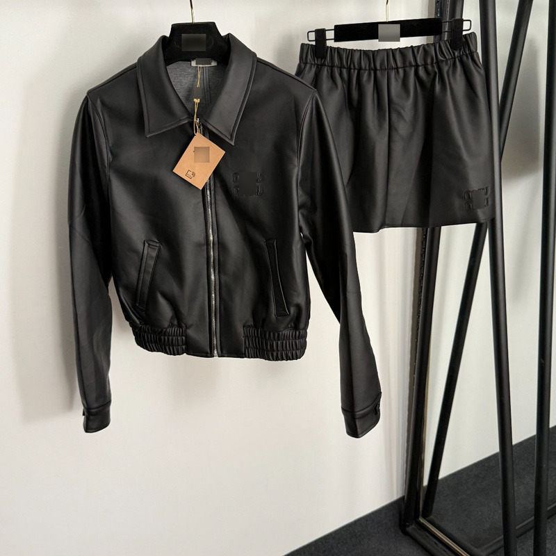2025 Classy New Suit with Logo Embroidered Letters on the Chest, Long-Sleeved Zipper Pu Leather Jacket + Short Skirt, Leather Skirt 2025 Classy New Suit with Logo Embroidered Letters on the Chest, Long-Sleeved Zipper Pu Leather Jacket + Short Skirt, Leather Skirt