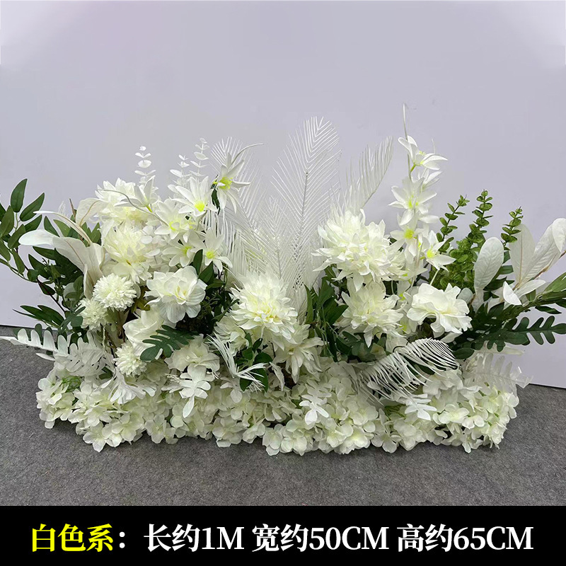 新商品の結婚祝いの大きいタイプの花を並べて絹の花の完成品の装飾をシミュレーションします。|undefined