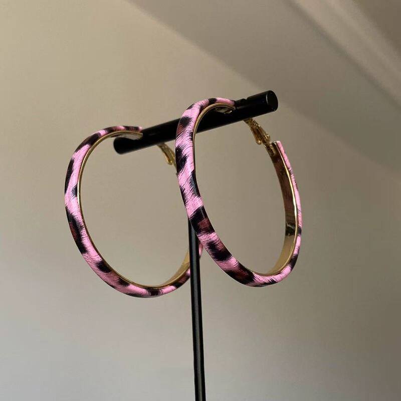 Barbie Pink Leopard Print Large Hoop Earrings, High-End Niche Design Earrings, Unique Elegant, Retro and Versatile Earrings