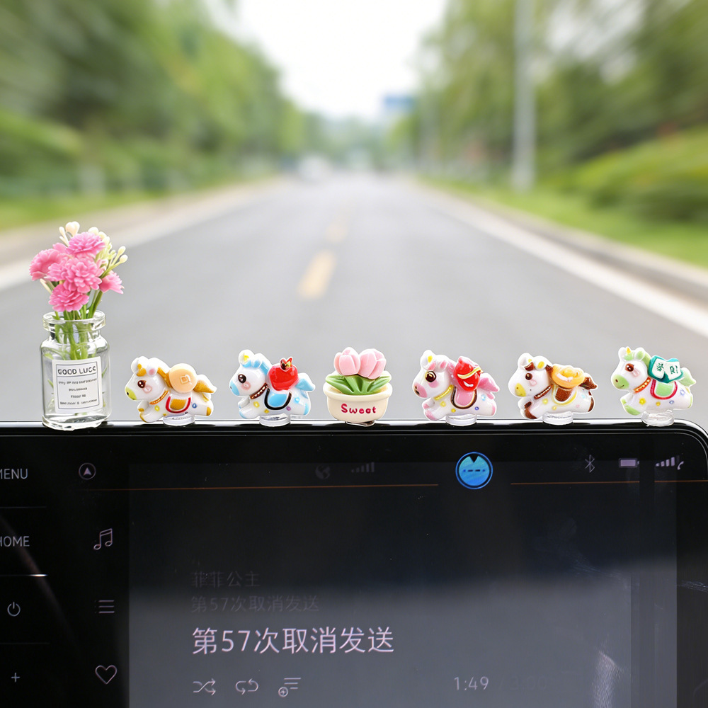 2026 nuevo automóvil caballo zodíaco mini adornos ricos ricos ponies decoración de consola central